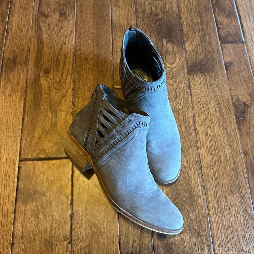 Vince Camuto Pimmy Graystone Ankle Booties Size 7